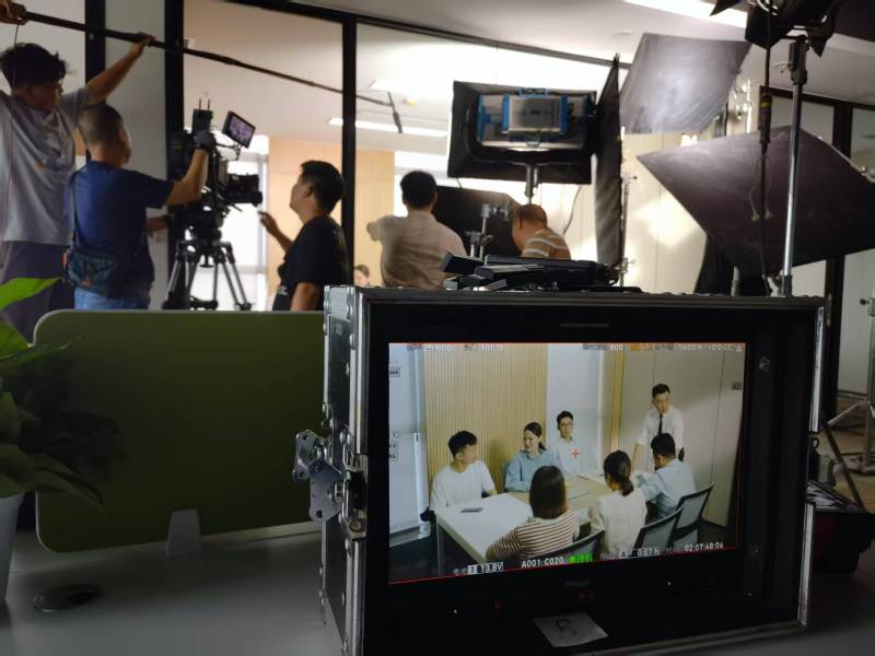 当阳市TVC拍摄公司：科技产品视觉化大师，诠释未来感与功能美学